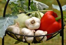 Mini pizze na cieście z ciecierzycy