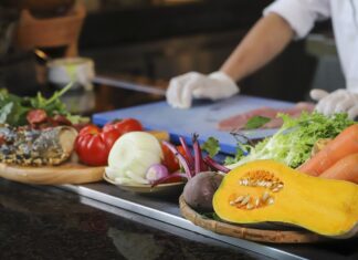 Przepisy na roślinne urodziny – torty, przekąski i więcej