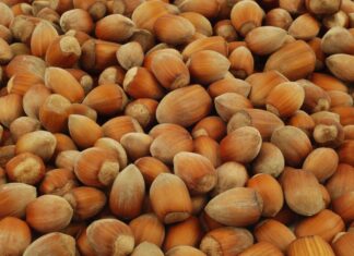 Jaglanka kokosowo-malinowa – przepis na dobry poranek